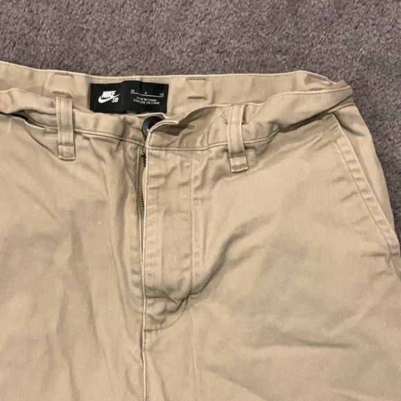 Nike Sb Shorts - Picture 2 of 5